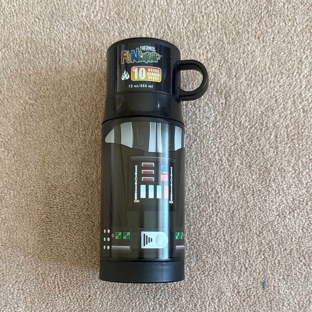 Thermos FUNtainer Black with Colorful Graphics. Never used. 12 oz. Star Wars.
